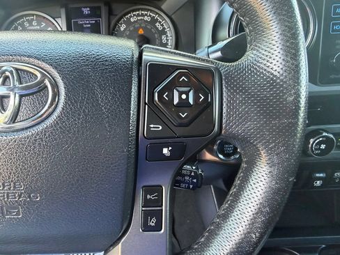 Used 2018 Toyota Tacoma TRD Sport w/ Technology Package AWD/4WD image 21