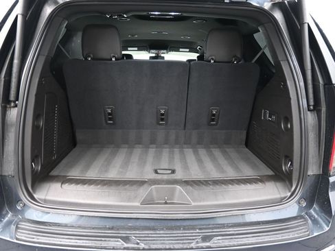 Used 2021 Chevrolet Tahoe LT w/ Luxury Package image 25