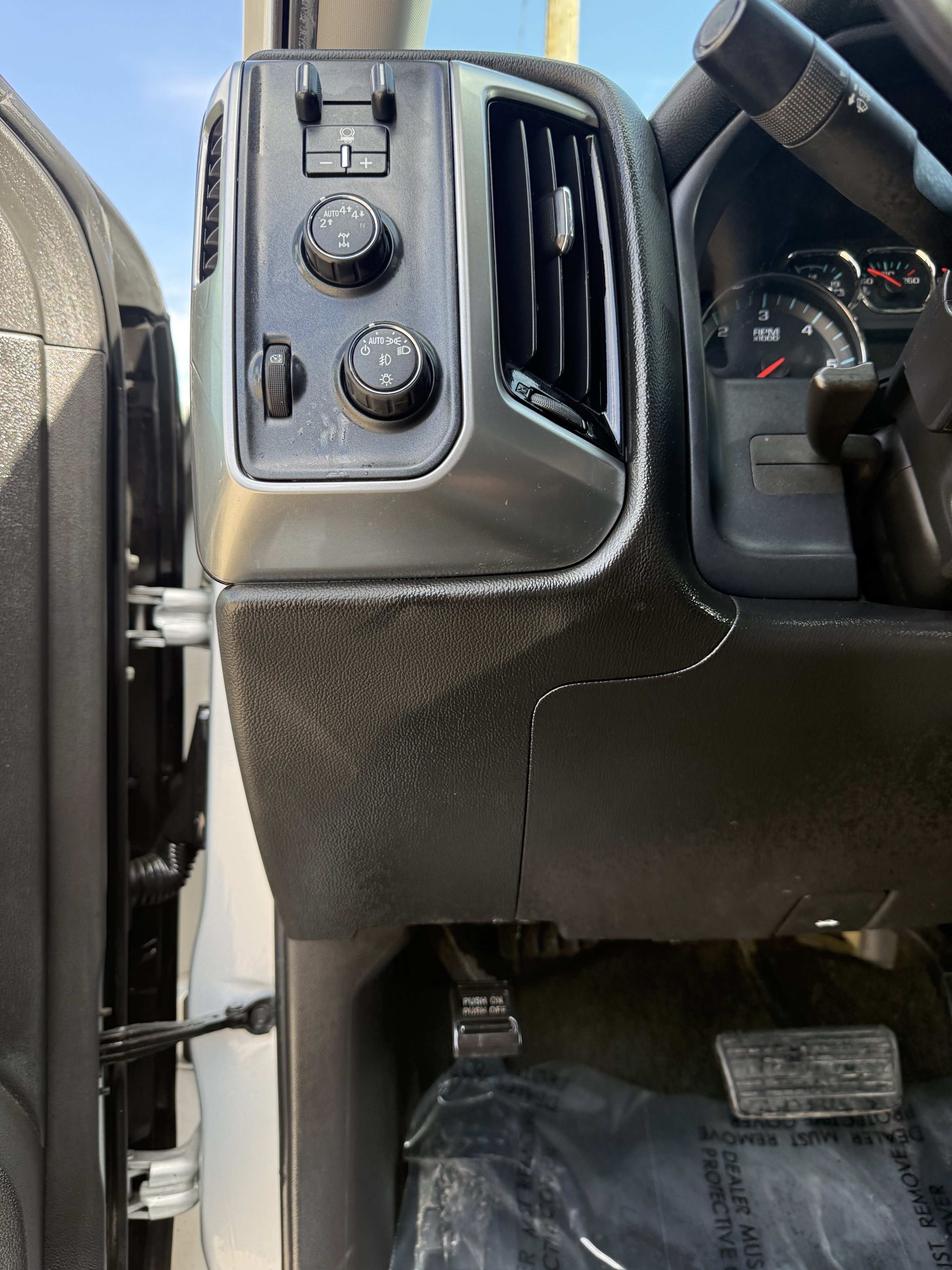 Used 2017 Chevrolet Silverado 1500 LT w/ All Star Edition AWD/4WD image 17