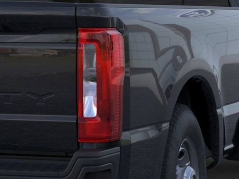 New 2025 Ford F250 XL RWD image 21