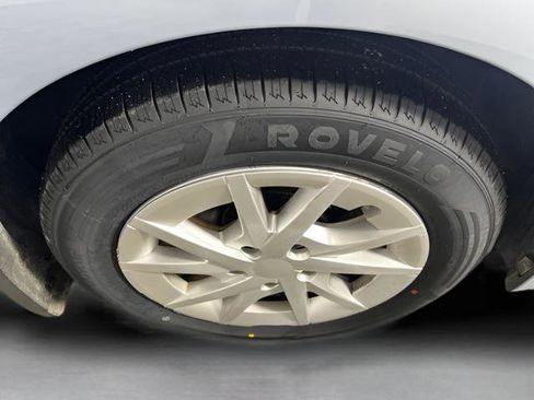 Used 2016 Toyota Prius V Five image 20