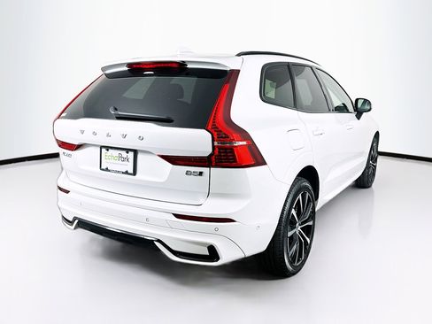 Used 2025 Volvo XC60 B5 Plus image 9