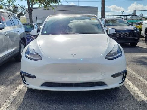 Used 2021 Tesla Model Y Long Range AWD/4WD image 2