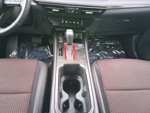 Certified 2025 Nissan Kicks SR image 3