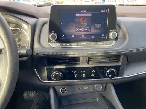 Used 2023 Nissan Rogue S image 15