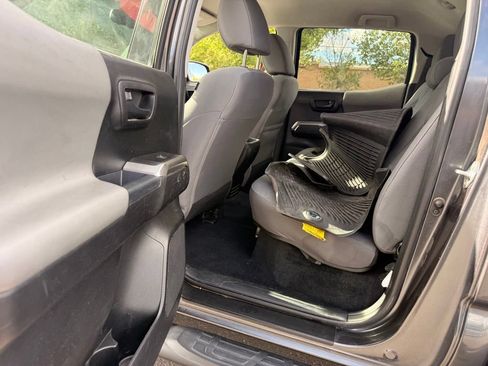 Used 2021 Toyota Tacoma SR5 w/ Technology Package AWD/4WD image 15