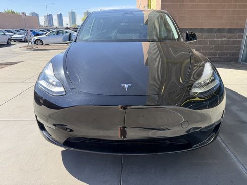 Used 2023 Tesla Model Y Long Range AWD/4WD image 10