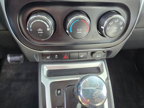 Used 2015 Jeep Compass High Altitude AWD/4WD image 26