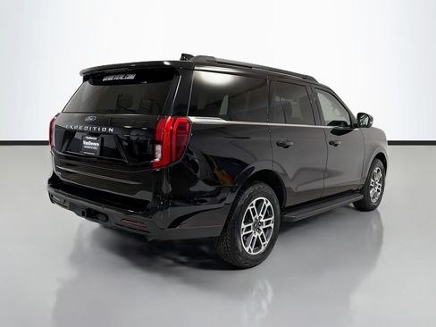 Used 2025 Ford Expedition Active AWD/4WD image 10