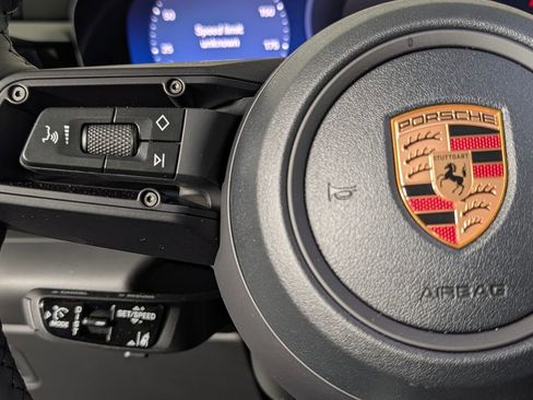 New 2026 Porsche Macan 4 Electric image 37