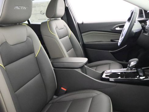New 2026 Chevrolet Trax ACTIV w/ Sunroof Package FWD image 21