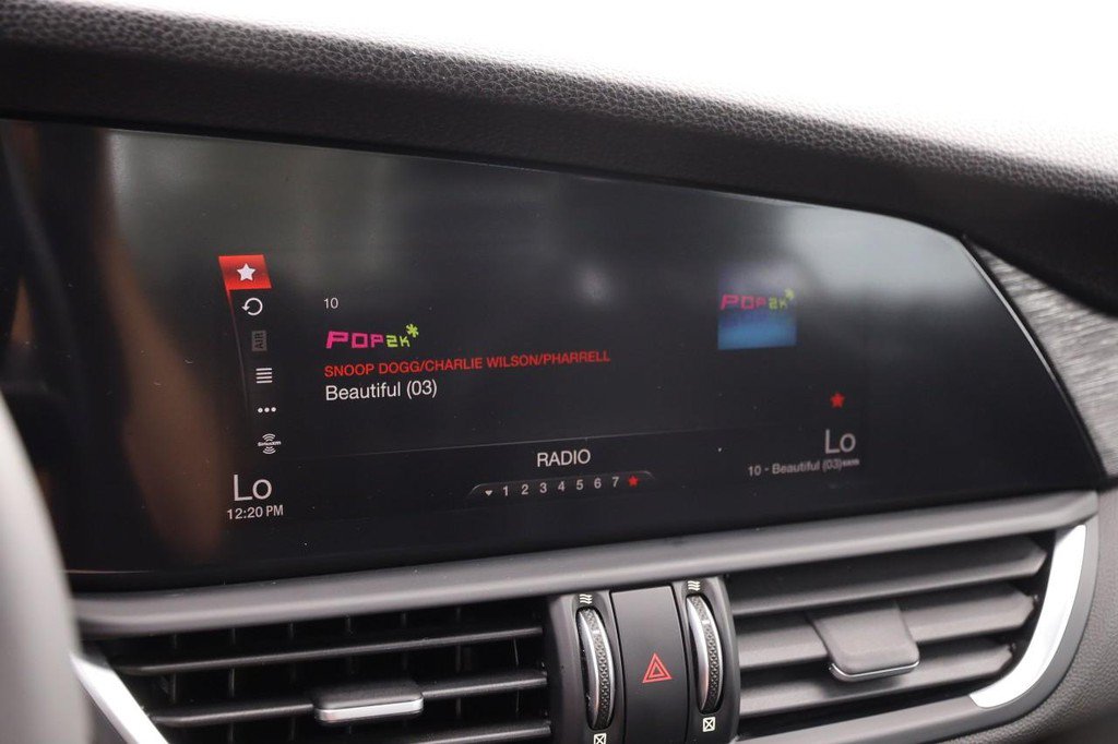Used 2019 Alfa Romeo Giulia AWD image 17