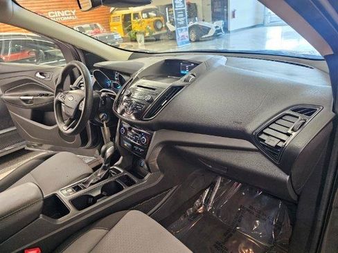 Used 2018 Ford Escape SE w/ Ford Safe & Smart Package FWD image 13