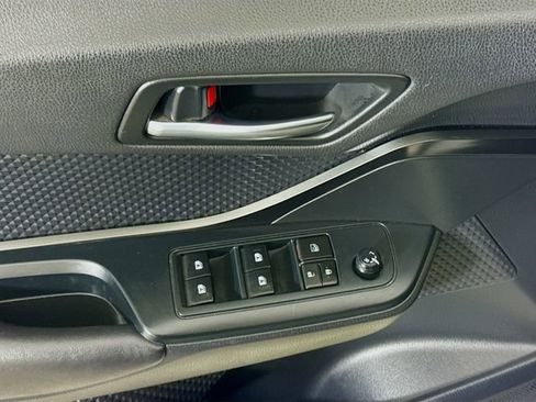 Used 2019 Toyota C-HR LE FWD image 17