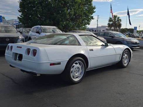 Used 1993 Chevrolet Corvette Coupe RWD image 3