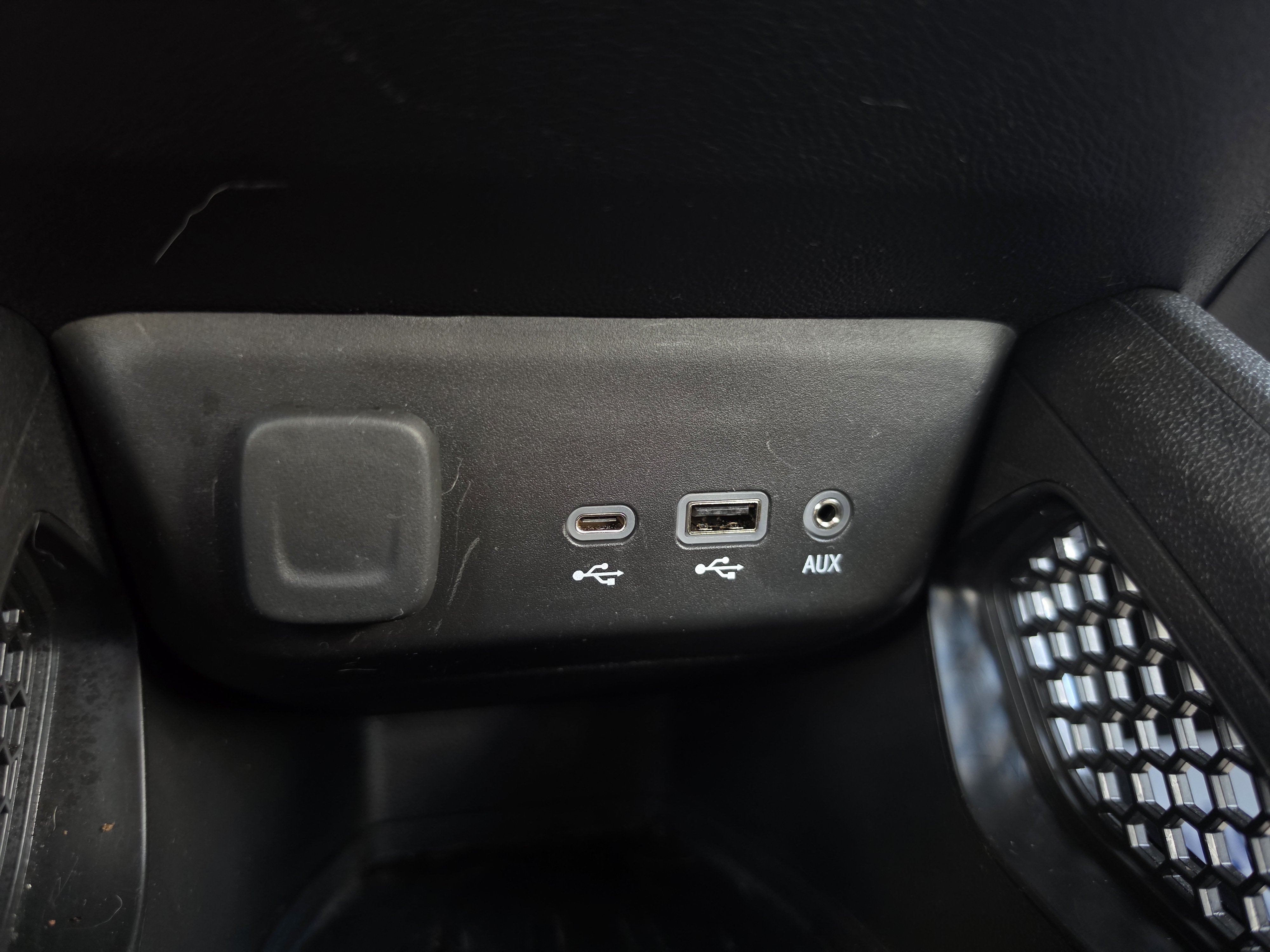 Used 2023 Chevrolet TrailBlazer LS FWD image 30