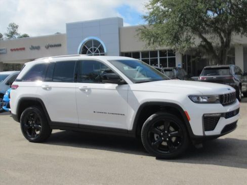 New 2026 Jeep Grand Cherokee Limited w/ Limited Altitude Package image 2
