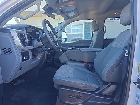 Used 2024 Ford F250 XLT image 14