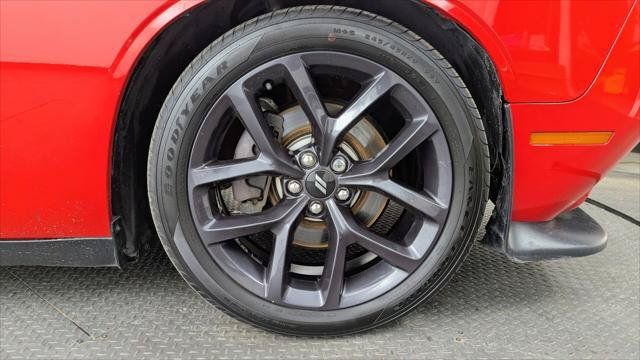 Used 2019 Dodge Challenger R/T w/ Blacktop Package RWD image 28