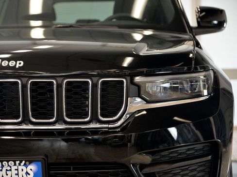 Used 2024 Jeep Grand Cherokee Laredo X AWD/4WD image 11