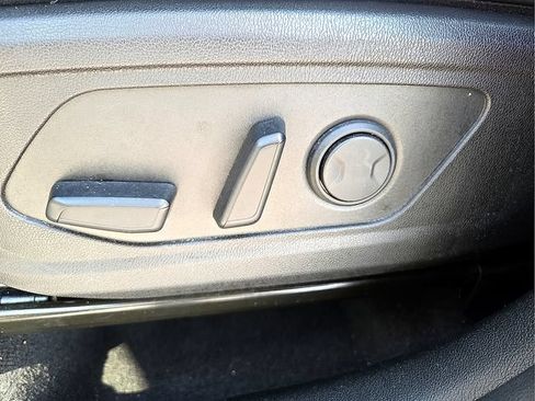Used 2025 Kia Sorento S FWD image 19