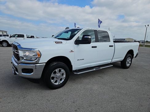 Used 2024 RAM 3500 Big Horn AWD/4WD image 2