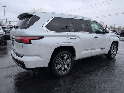 Used 2024 Toyota Sequoia Capstone image 5