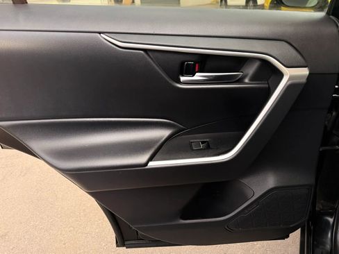 Used 2019 Toyota RAV4 XLE Premium w/ Cold Weather Package AWD/4WD image 17