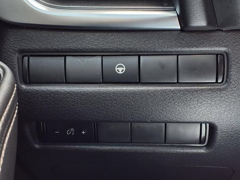 Used 2023 Nissan Rogue SV FWD image 23