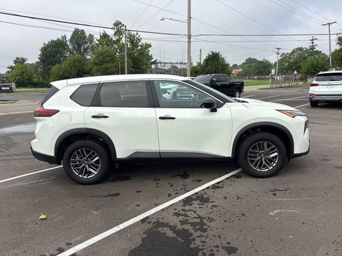 Used 2024 Nissan Rogue S FWD image 26