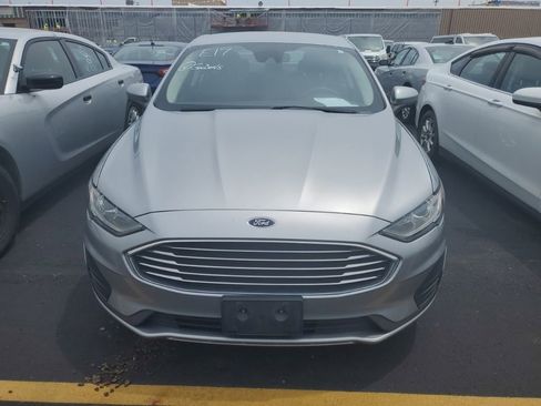 Used 2020 Ford Fusion SE FWD image 2