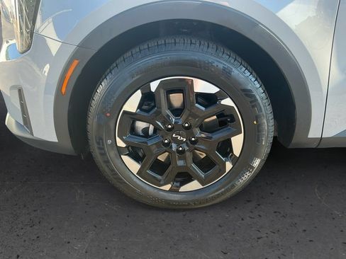 Used 2025 Kia Sorento S w/ Panoramic Sunroof Package FWD image 13
