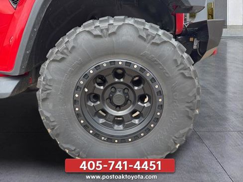 Used 2019 Jeep Wrangler Unlimited Sahara AWD/4WD image 10