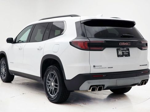 Used 2025 GMC Acadia Elevation image 6