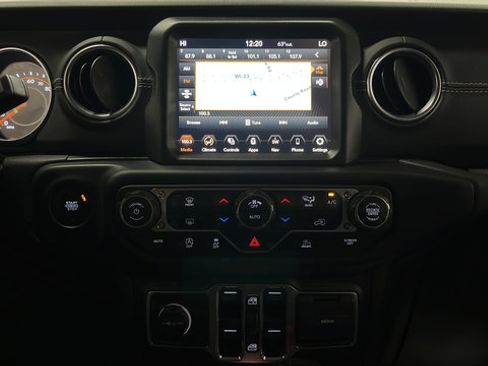 Used 2022 Jeep Gladiator Overland w/ Popular Equipment Package AWD/4WD image 12