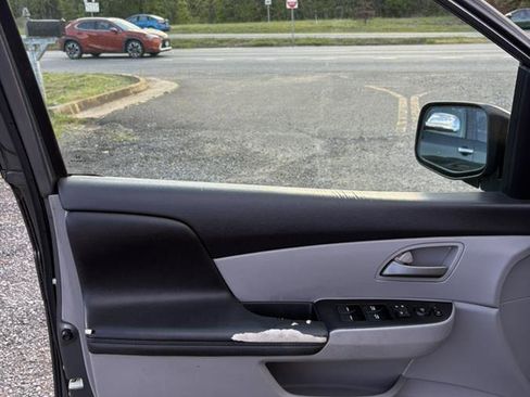 Used 2013 Honda Odyssey LX image 9