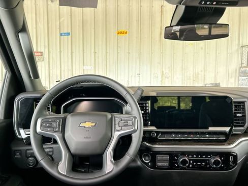New 2026 Chevrolet Silverado 2500 LT w/ Convenience Package AWD/4WD image 10