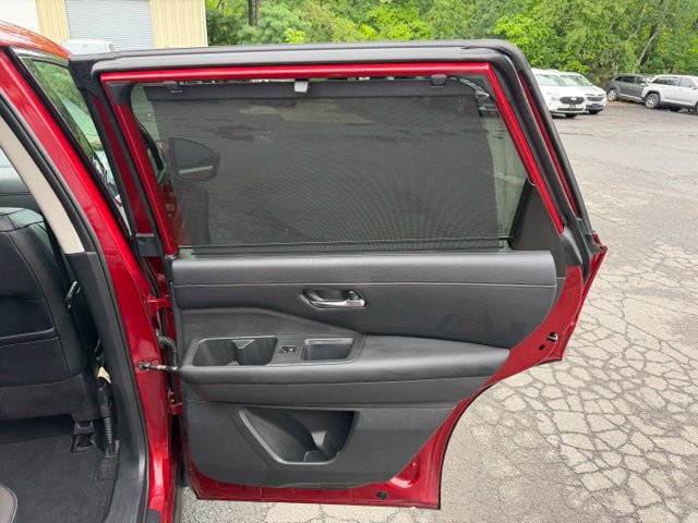 Used 2023 Nissan Pathfinder SL AWD/4WD image 16