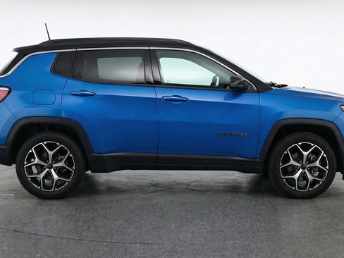 Used 2025 Jeep Compass Limited AWD/4WD image 11