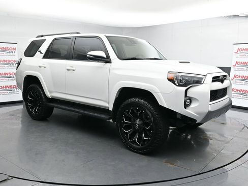 Used 2023 Toyota 4Runner TRD Off-Road Premium image 2