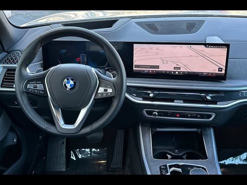 Used 2025 BMW X5 xDrive50e w/ Premium Package AWD/4WD image 10