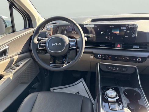 New 2026 Kia Carnival EX image 14