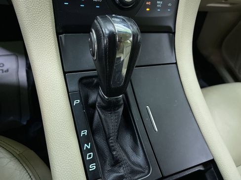 Used 2017 Ford Taurus SEL w/ Equipment Group 201A image 25