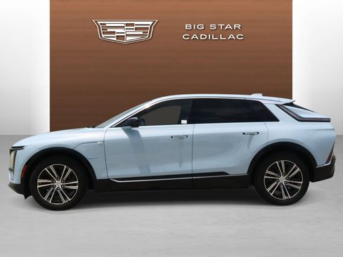 Certified 2024 Cadillac Lyriq Luxury RWD image 2