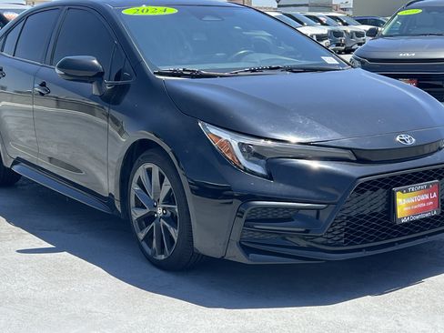 Used 2024 Toyota Corolla SE w/ SE Premium Package FWD image 11