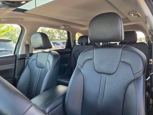 Used 2023 Kia Sorento S w/ Panoramic Sunroof Package FWD image 24