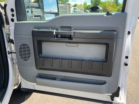 Used 2015 Ford F550 4x4 SuperCab Super Duty w/ Power Equipment Group image 19