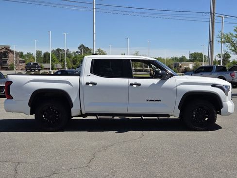 Used 2023 Toyota Tundra SR5 w/ SR5 Convenience Package AWD/4WD image 6