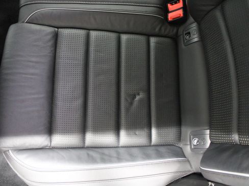 Used 2018 Volkswagen Golf R 4-Door AWD/4WD image 17