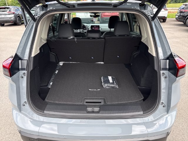 New 2026 Nissan Rogue Dark Armor AWD/4WD image 9